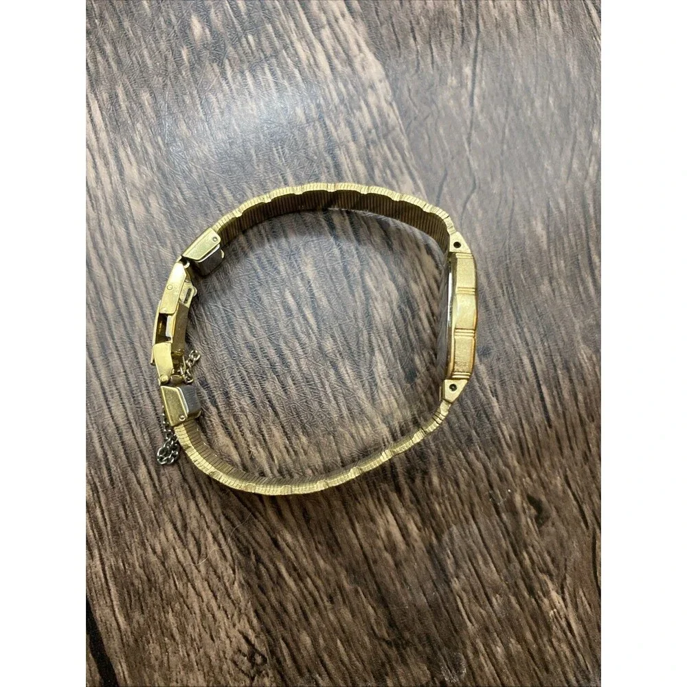 Vintage Ladies Seiko 1980's Gold Dress 19 mm Watch New Battery